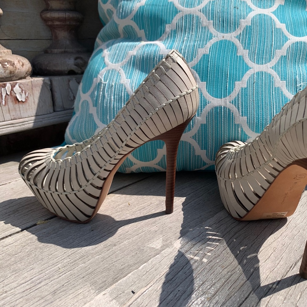 Report Signature Calyer Platform Heels. Size 7 - image 1